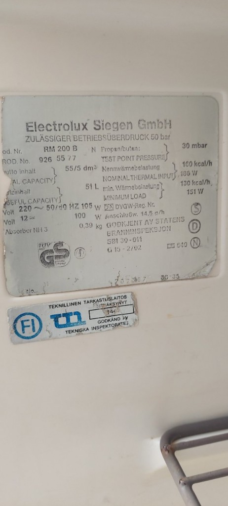 20230828_184117.jpg (108.8 Kio) Vu 10996 fois caractéristique electrolux RM200B 1983