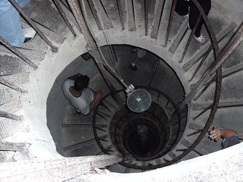 l'escalier pour descendre plus vite.jpg