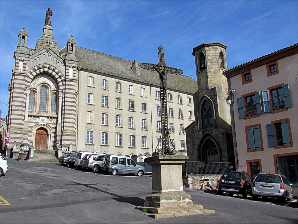 Chapelle_du_couvent_(à_gauche),_et_chapelle_des_pénitents_(à_droite),_Langogne.jpg (310.75 Kio) Vu 5344 fois Chapelle_du_couvent_(à_gauche),_et_chapelle_des_pénitents_(à_droite),_Langogne.jpg
