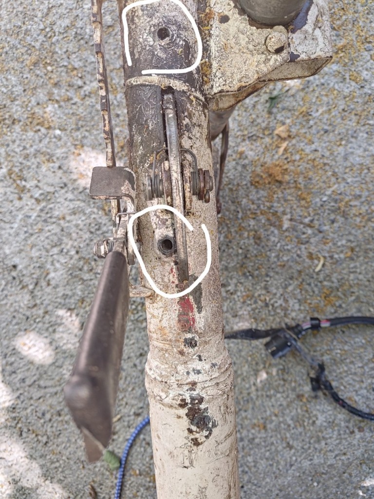 Vis de bout d'amortisseur enlevée