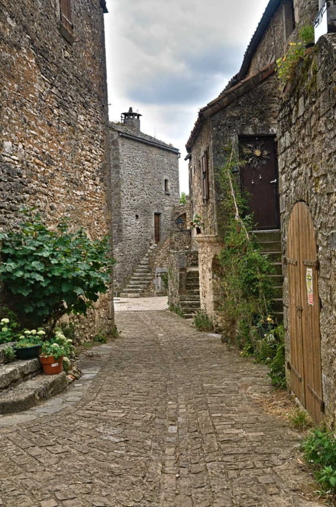 La Couvertoirade  ruelle.jpg