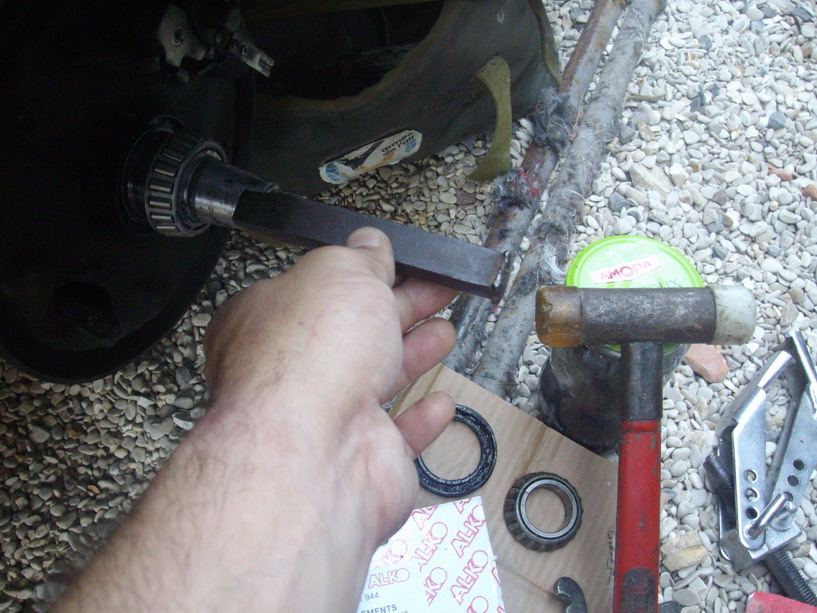 après la mise en place du joint rentrer le roulement 5.jpg