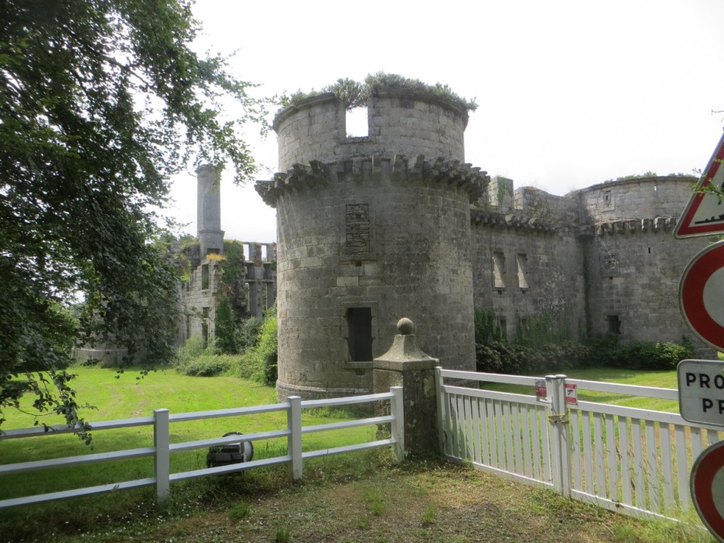 Ruines du château de Kergornadeac'h