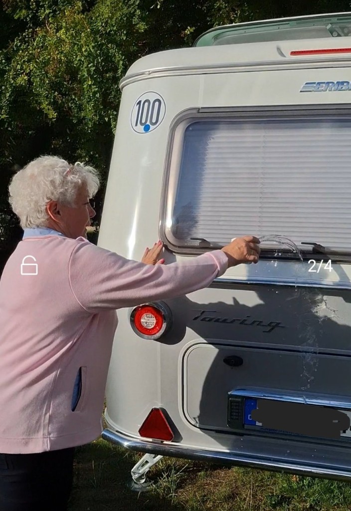 Pour une fois qu il ne pleuvait pas, Martina a tenu à arroser ça   !