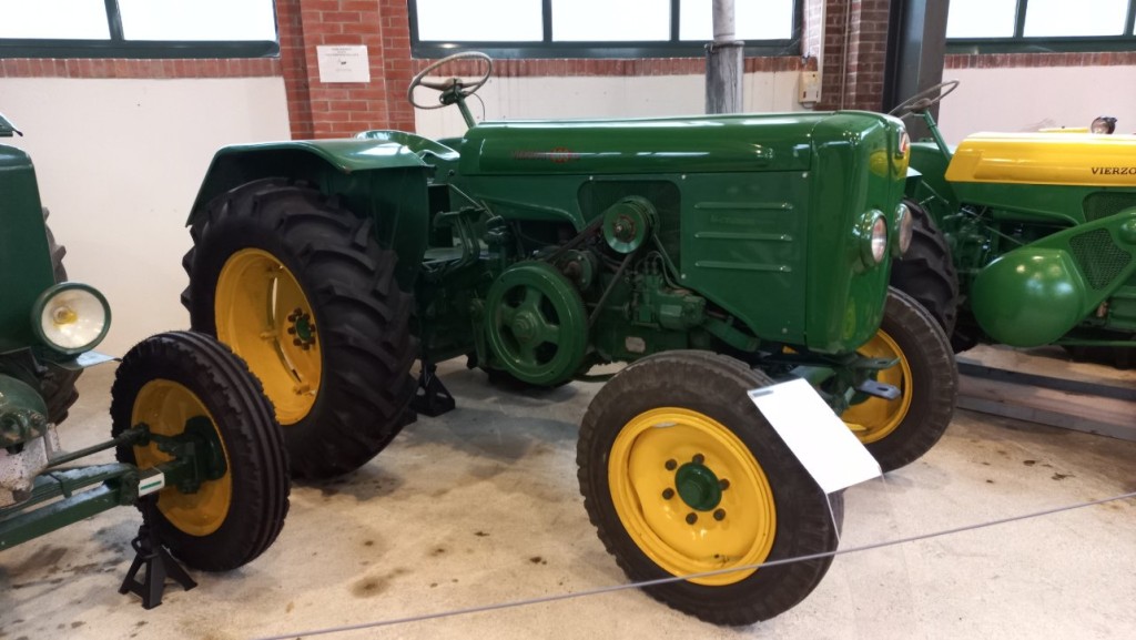 Musé de Vierzon tracteurs SFV