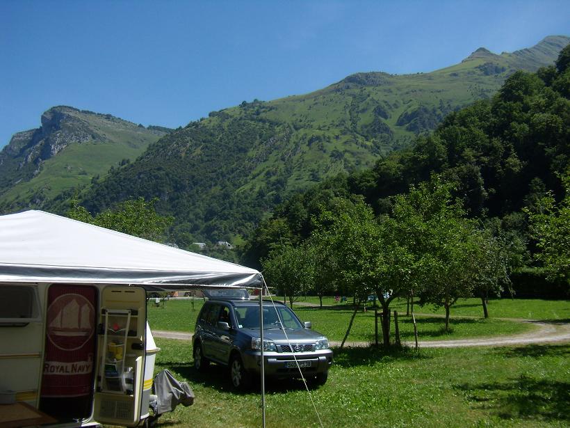 notre attelage dans la vallée d'Ossaus.JPG