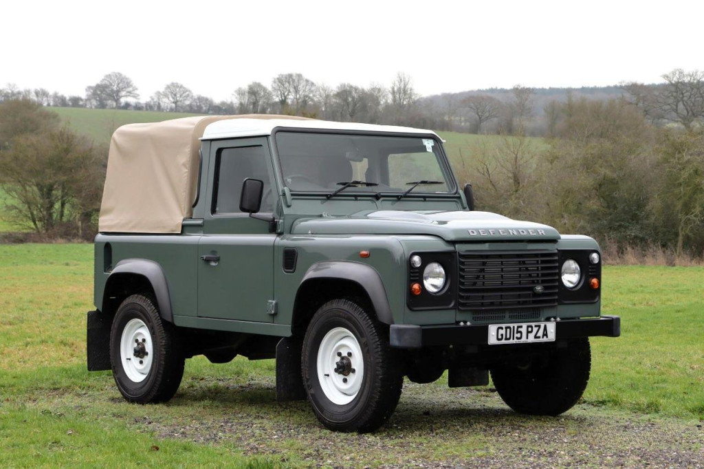 land-rover-defender-pick-up-2015-encheres-angleterre-mars-2026-1-bd.jpg