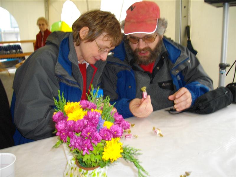 les bêtises offertes par les ch'ti campeurs intriguent nos Amis Allemands