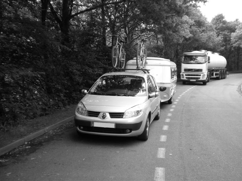 Florentin, voilà le rétro (conducteur) de face , je pense qu'il pourrait convenir à ton C4 Picasso à essayer...