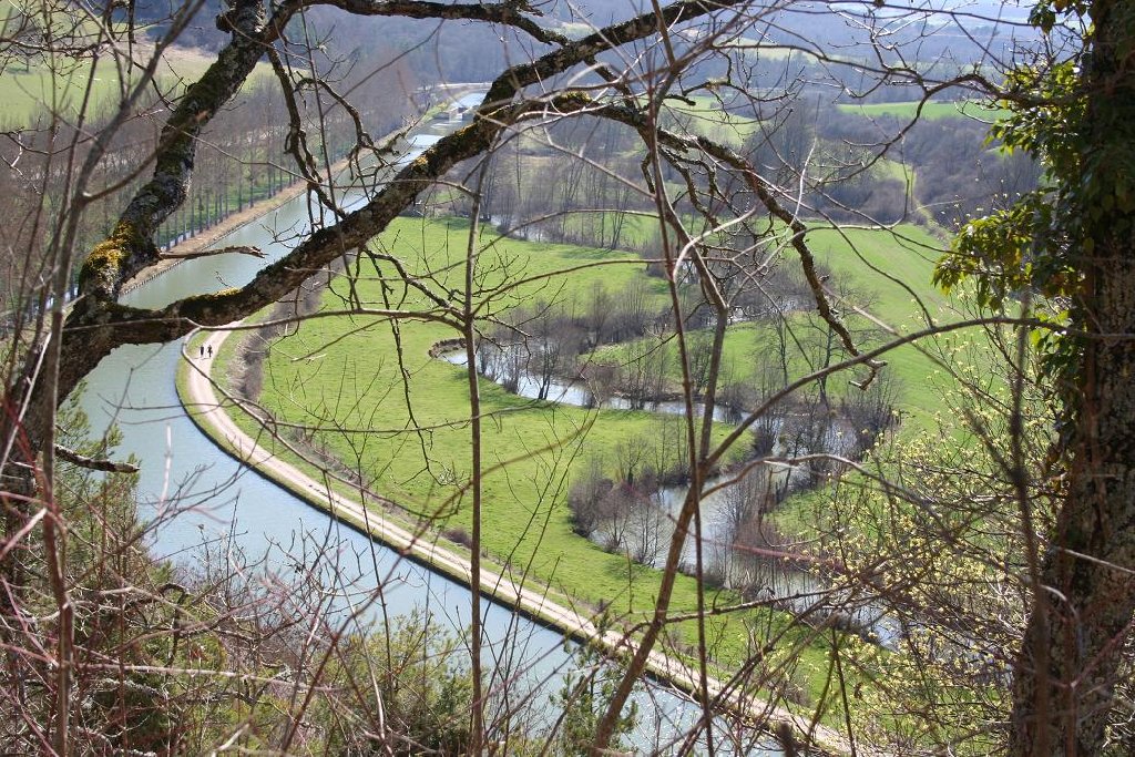 Vallée de l'ouche (21) Le Canal de Bourgogne et l'Ouche