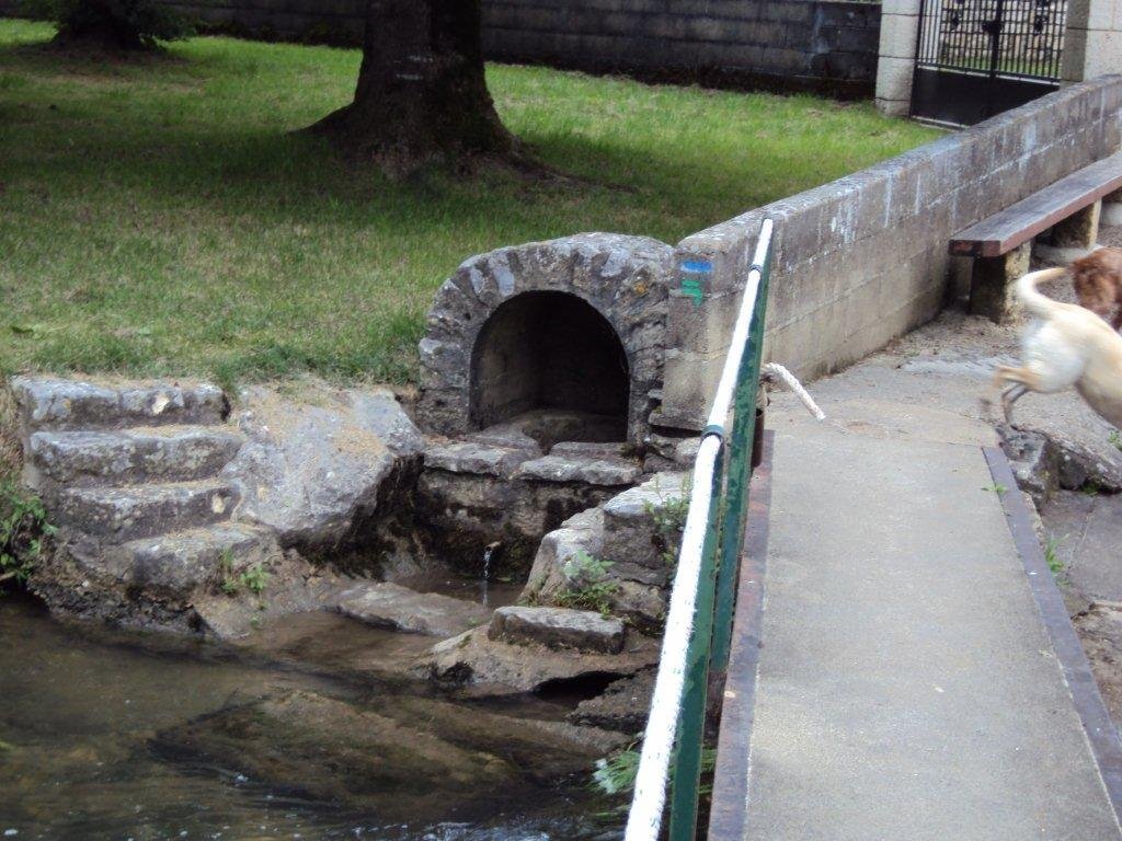 Aunac 0610 002.jpg