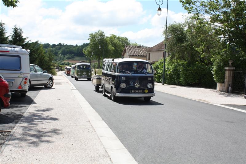 Rencontre insolite à la sortie de Castelnau de Montmiral
