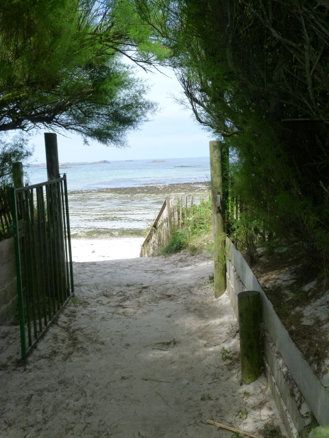 roscoff acces plage.JPG