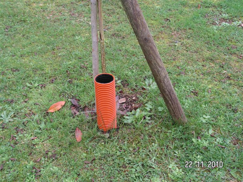 Le tuyau où elle était tombée, elle a eu du bol que je l'entende