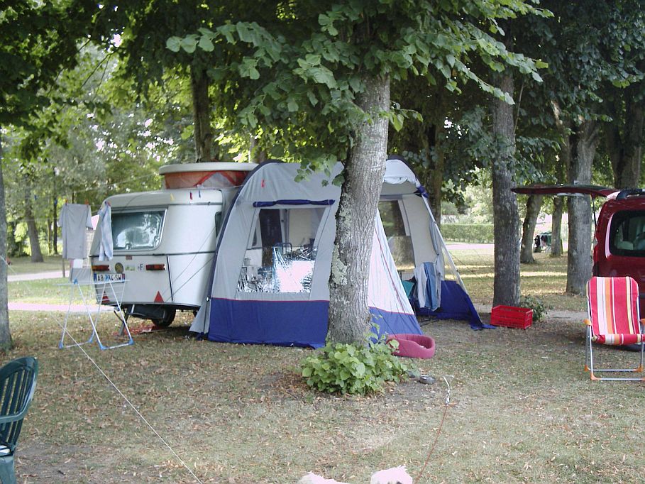 La cagouille et l'auvent au camping de Châtillon-Coligny