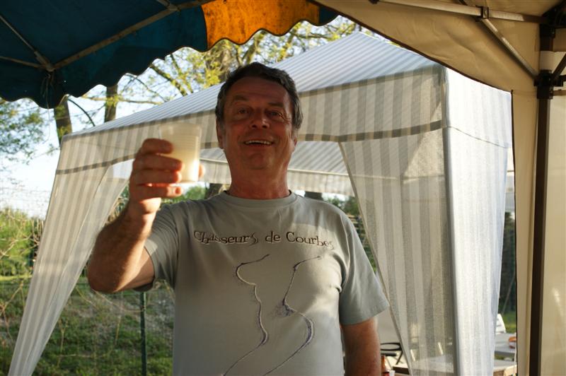 eh raymond , tu veux de l'eau avec ?