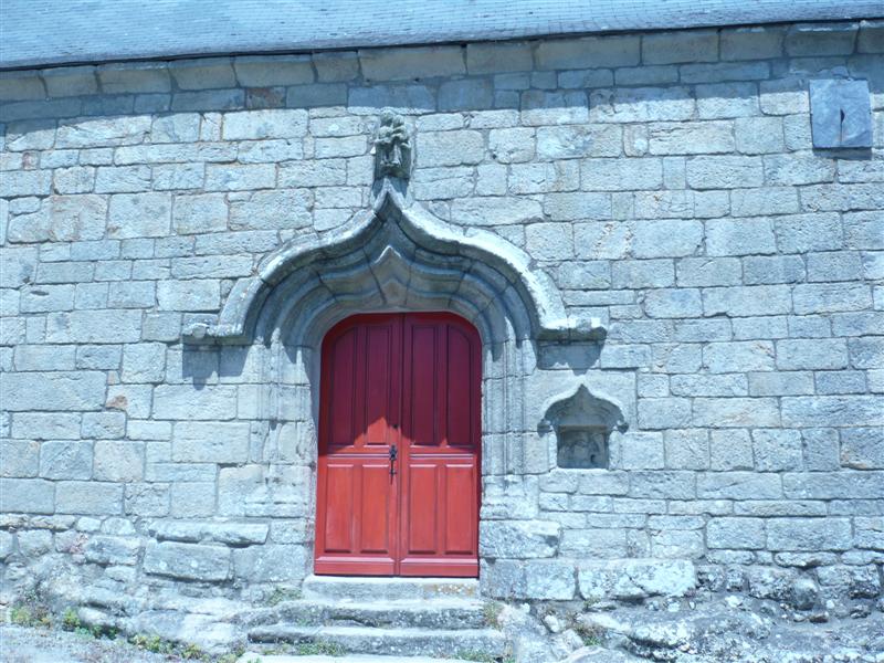 porte de l'église de Kervalet (Medium).JPG
