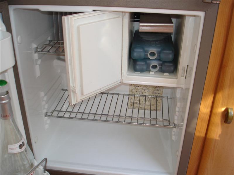 ...installés dans le compartiment à glace du frigo