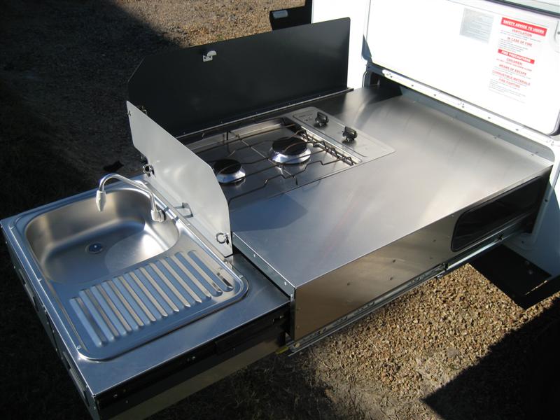 07 Tvan Kitchen (Medium).jpg