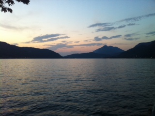 Coucher de soleil sur le lac d'Annecy