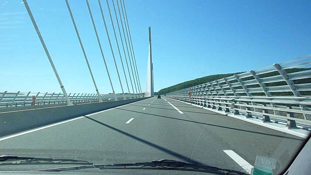 Viaduc Millau 2011 (2).JPG