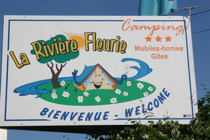 Etape au bord de la Dordogne, au camping "La Rivière Fleurie"