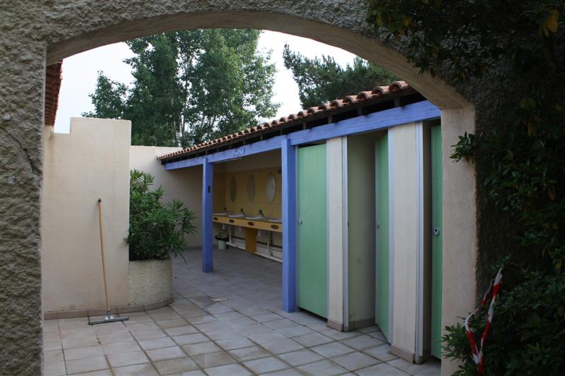 Etape à Saint Laurent d'Aigouze au camping "Fleur de Camargue"