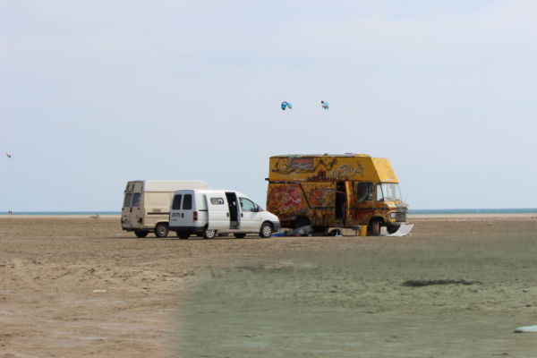 drôle de camping-car<br />ça doit fumer dur !!