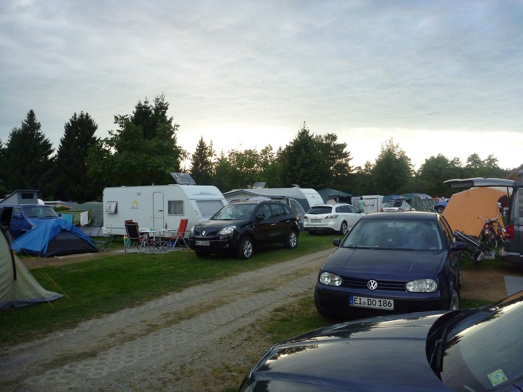 5 camping Lindau serré.JPG
