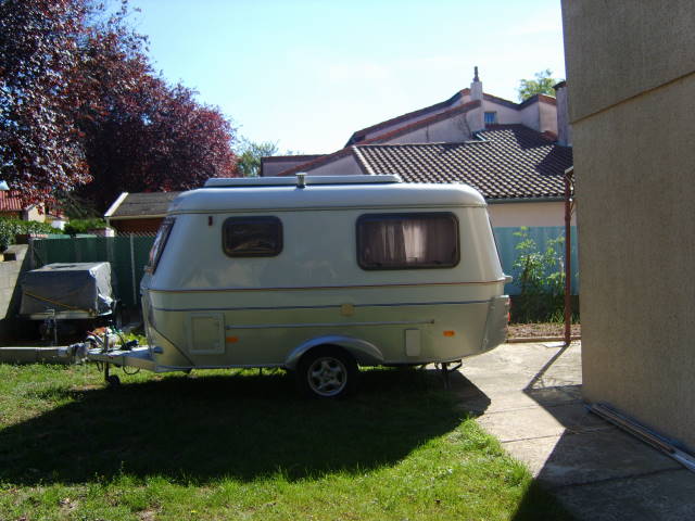S8001611.JPG