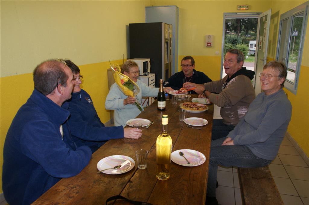 petite salle à disposition dans le camping , en cas de mauvais temps