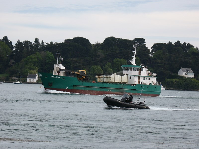 le bateau de soutien logistique