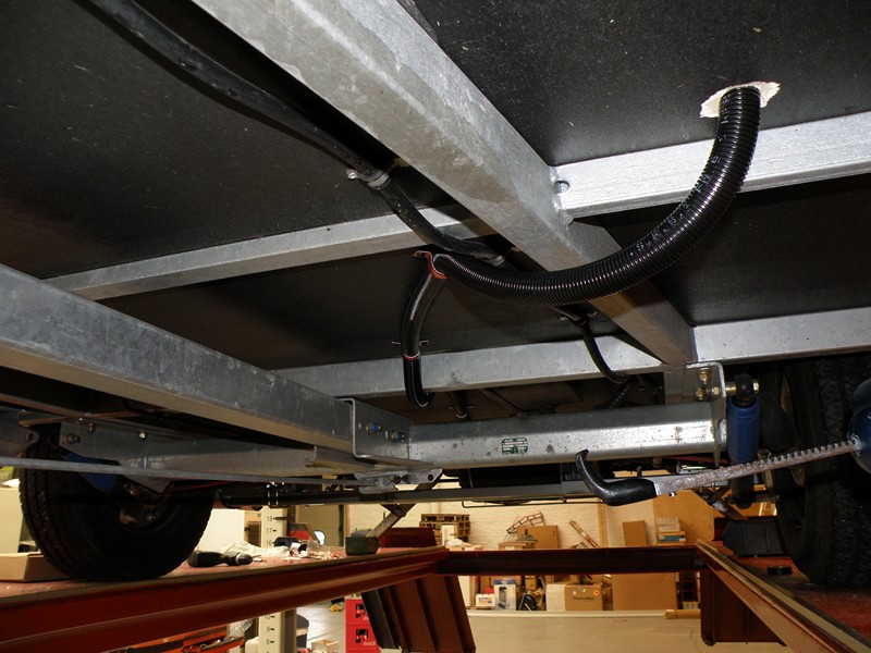 ne pas oublier de monter les contre cales afin d'eviter le recul des pièces d'adaptations