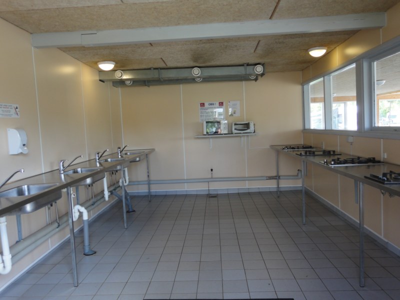 local vaisselle et cuisine