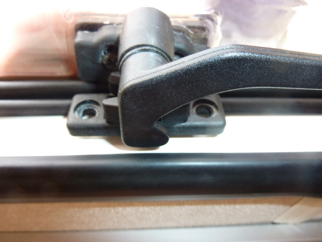 Pré positionnement des fermetures bases<br />et appui extérieur