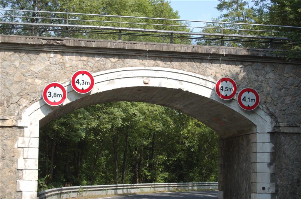 La Minerve 080 (Large).jpg