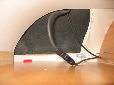 Câbles 4mm2 venant du panneau, avec 1 connecteur sur le +