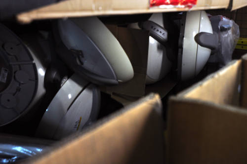 Je ne suis pas le seul à avoir des problèmes. Et ce n'est que le dessus d'un carton haut d'un mètre !