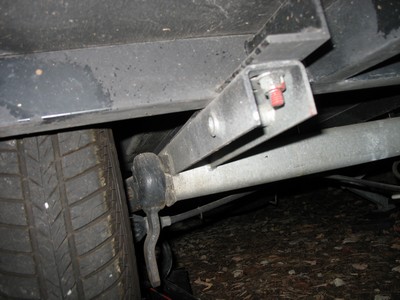 Pattes de fixation de l'amortisseur:<br />une est bien en Z