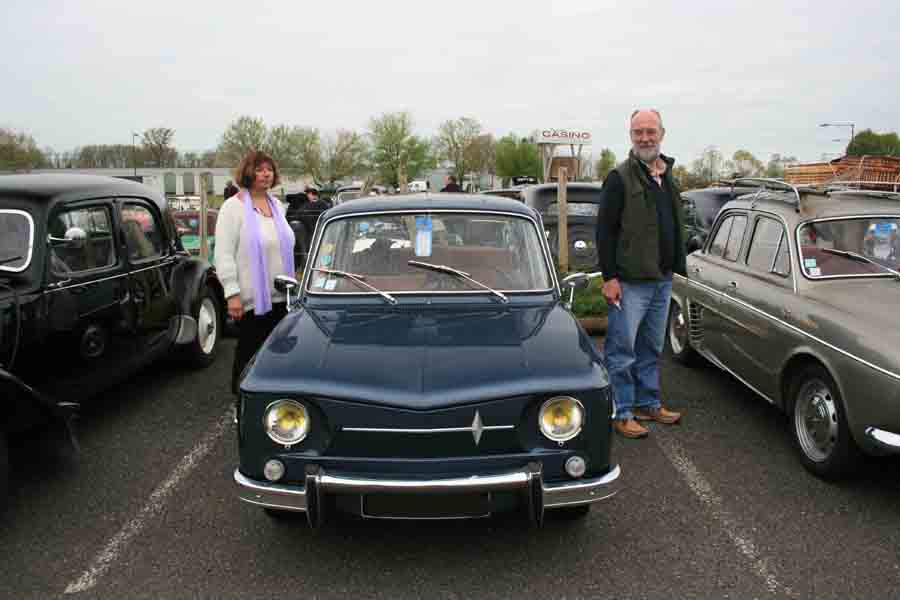 Des amis et leur R8 de Major de 65.