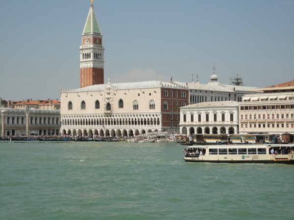 Arrivée a Venie en vaporetto