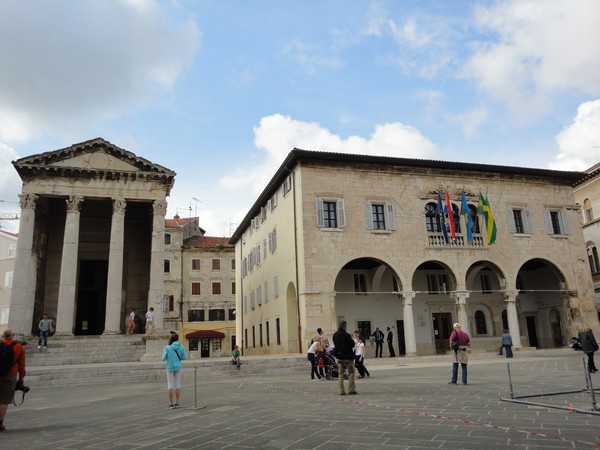 place du forum a pula