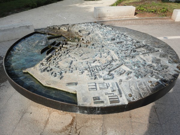 ville de pula en miniature