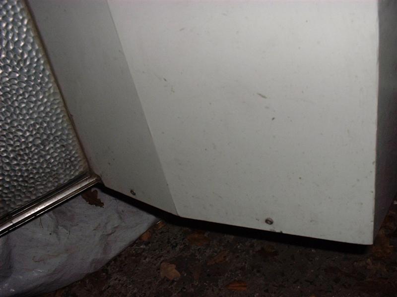 Encoche pour rail de finition