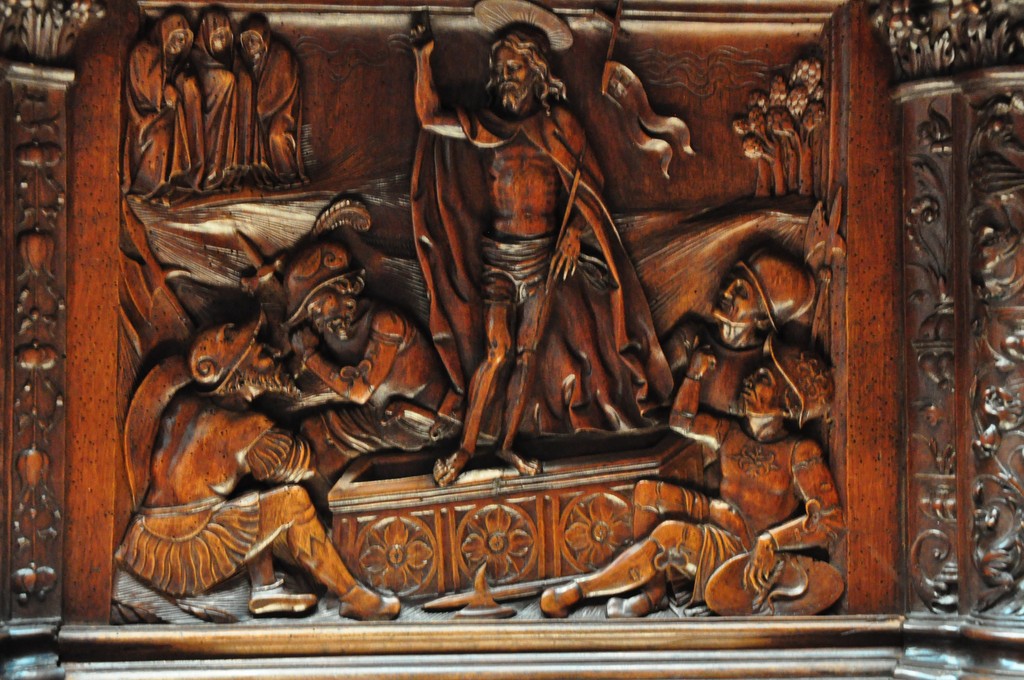 Derrière chaque miséricorde un panneau sculpté dont certains relèvent du grand art