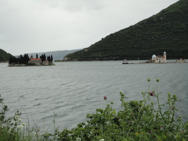 monastere et eglise sur iles