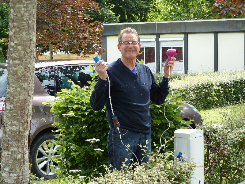 le jfl a sorti le sechoir rose pour faire ses test