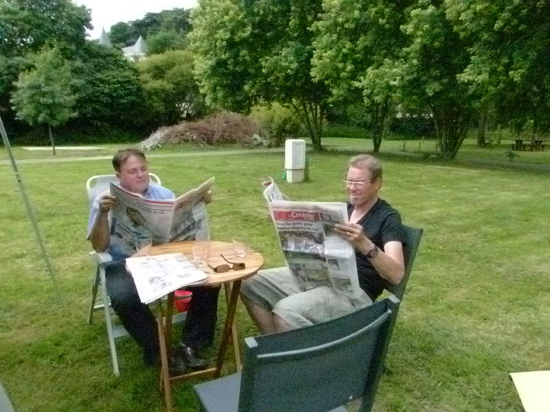 le lendemain notre copain jf  nous amene<br />les nouvelles fraîches: mince on n est pas<br />sur la photo....