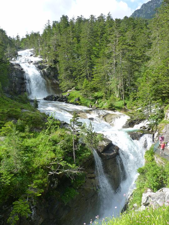 direction les hautes pyrénées, le pont d'espagne