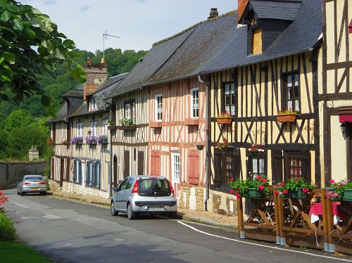 le bec helouin village